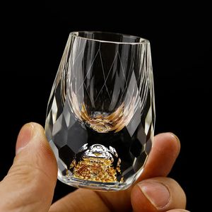 Copas de vino Copa de cristal de lujo Vodka Sake Shochu Bar Licor Doble fondo Lámina de oro Taza de té Regalos de gama alta Licor duro 231213