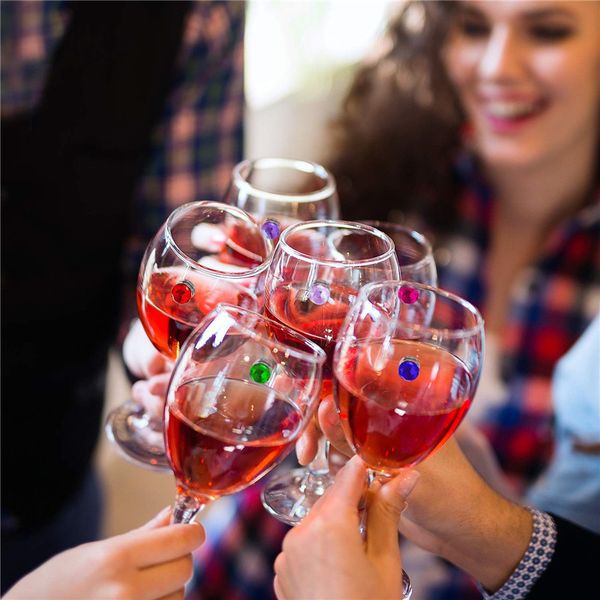 Copas de vino Imán Cristal Encantos de vino Decoración Copa de vino magnética DIY Encanto Signo Bebida Marcador para despedida de soltera Fiesta de bodas Bar Suministros de mesa 230831