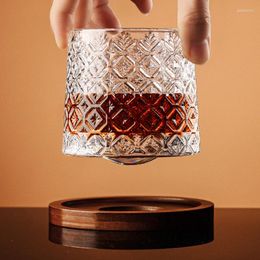 Verres à vin Rétro tasse de verre de whisky rotatif avec caboteur en bambou tourning top stress relief de gobelet agréables tasses à la maison ustensiles de consommation d'alcool