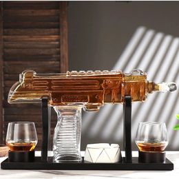 Wijnglazen Machinepistool Whiskey Glazen Container Karaf Set Drinkbeker Met 2 Kopjes 1 Grenen Houten Ondersteuning 231115