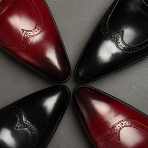 Vin rouge noir sculpté formel chaussures de travail à talon plat en dente