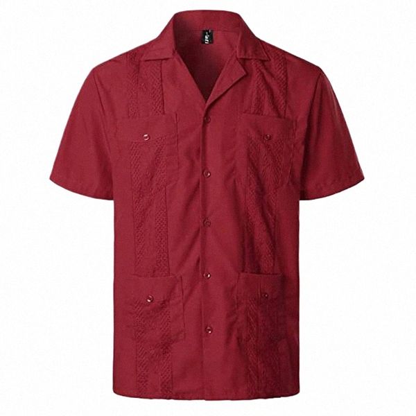 Vino rojo de cuatro bolsillos Camisa Guayabera cubana Hombres de manga corta Camisa de cuello de campamento Camisa de playa de boda de cigarro mexicano bordado masculino c55N #