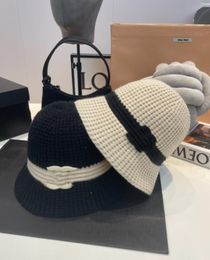 Sombrero de cubo de tejido de alfabeto de invierno con estilo de cubo de estilo de estilo de lujo