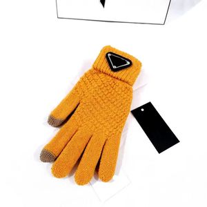 Gants design d'hiver et gants tactiles pour hommes d'automne gants tricotés chauds en velours de haute qualité