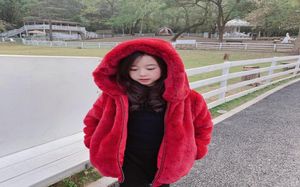 Abrigo de invierno para niñas, ropa de abrigo de lana a la moda, abrigo con capucha con orejas de conejo de dibujos animados para niñas dulces, ropa gruesa y cálida de felpa de cordero 8250843
