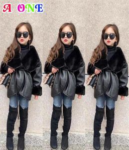 Hiver Baby Girls Pu Coat Kids Coat Vestes pour tout-petits Mode Pu Bomber Jacket Motorcycle Veste Veste de fourrure pour les filles Y200901318Y3580177