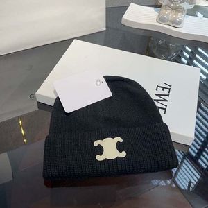 Beanie de invierno Hombro Mujer Mensor para hombres Diseñador de sombrero de punto de punto unisex Carta bordada de lana de lana parejas gorras de moda sombreros de calles mochila