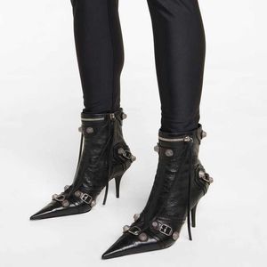 Winterlaarzen Luxe ontwerper Poest Fine High Heel Metal Side Zipper Tassel Short Boots Europe en de Verenigde Staten grote maten Vrouw 221130