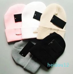 Bonés de inverno chapéus femininos e masculinos gorros com pompons de pele de guaxinim real quente boné de menina pompom