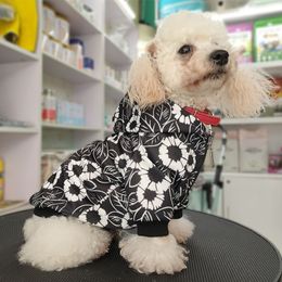 Hiver chat manteau de chien veste chaude mode imprimement des vêtements de chien concepteur schnauzer bulldog bulldog part manteaux de chien inversé CSG2404278-8