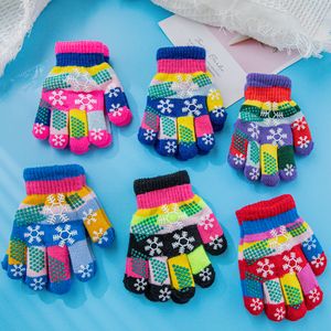 Gants pour enfants d'hiver double couche chaud et résistant au froid six couleurs colle flocon de neige étudiant écriture gants de laine tricotés en gros