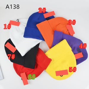 Sombreros de Navidad de invierno para hombre Mujeres Deporte Guerras de moda Skullies Chapeu Caps Algodón Gorros Lana Sombrero Cálido Tapa de punto 7Colors