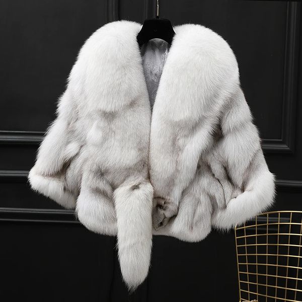 Hiver Crok Femme chaude Cardigan Big Real Fur Collar Cap Cape Fashion Poncho solide avec manches moyennes robe de soirée Shaw 231222