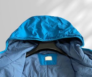 Winterjas Eén lens Heren donsjack Flatt Nylon Kledingstuk geverfd overshirt Outdoor Warmte houden Mannelijke capuchon Bovenkleding9180967