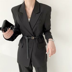 Mode d'hiver Femmes Blazer Veste coréenne Slim Suit Fashion avec des ceintures Bouchons Bureau Dame Outwear Vêtements 210514