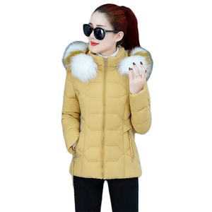 Winterjas Vrouwen Korte Losse Geel Herfst Koreaanse Mode Dikke Warmte Afneembare Bont Hooded Down Cotton Jacks LR949 210531