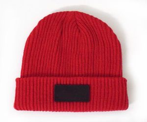 Design d'hiver hommes femmes bonnet homme chapeau décontracté chapeaux tricotés casquette de sport pour hommes noir gris blanc jaune haute qualité casquettes de crâne3090368