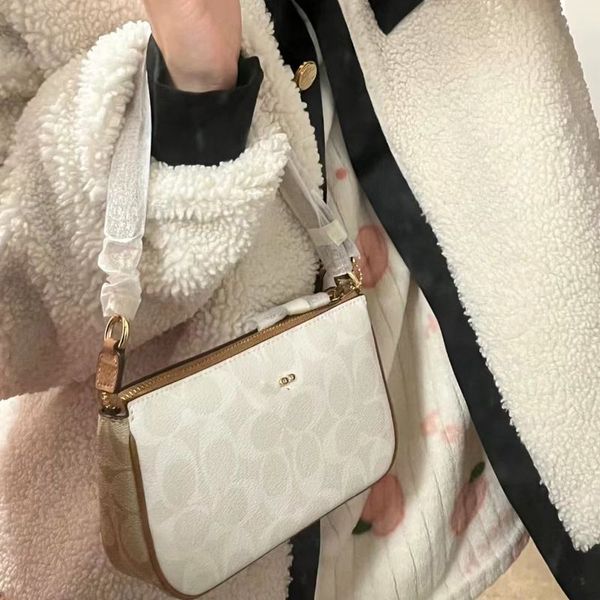 Diseño de invierno, nueva marca de moda, bolso con patrón de Litchi, bolso para las axilas, bolso de hombro de mano con cadena de perlas para mujer, bolsos coachly