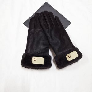 Winter Designer Handschoenen Luxe Lederen Vijf Vingers Handschoenen Vrouwen Korte Fleece Verdikte Handschoen Vintage Trendy Solide Eenvoudige Beschermende Heren Handschoenen Gift UU