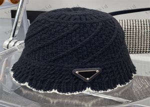 Winterontwerper Gebreide bucket Hat For Woman Man Xury gemonteerde hoeden Classic Buckle Designers Beanie Fashion Solid Wool Bonnet Casquette6687275