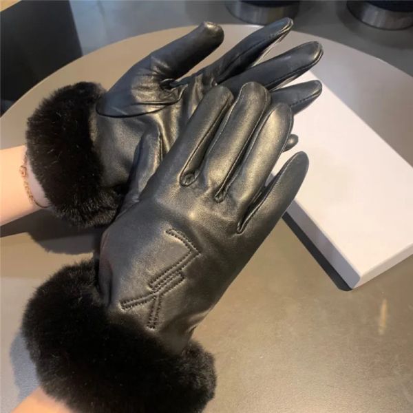 Guantes de cuero de diseñador de invierno para mujer Moda Cony Hair Mujeres Manoplas de lujo Pantalla táctil Guante para hombre Manoplas cálidas kaleen-12 CXG9121