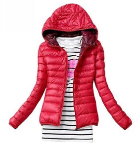 Veste de veste d'hiver Spring Femmes courtes à capuche Ultra Light Down Vestes chaudes en plein air portable parkas6455359