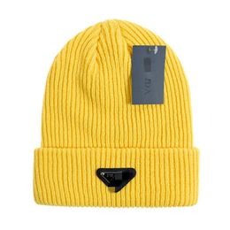 Comercio electrónico de invierno en línea Celebrity Europe y la versión de los Estados Unidos del sombrero de lana Hat de punto cálido Satón Cold Hat Brand Metal Outdoor Leisure Hat.