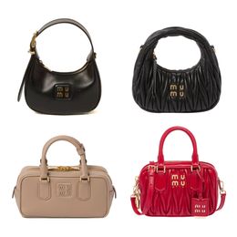 winter Miui Wander Matelasse bowlingkussen Luxe tas Dames heren Designer Clutch Cross Body Schoudertassen lolita tote handtas bont teddy Hobo shell Cleo sling bag