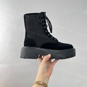 Botas de tacón de plataforma de moda de invierno Diseñador para mujer con cordones Bota de tobillo de motocicleta Zapatos de cuero real al aire libre Martin Botines Negro Bronw Tamaño 35-40