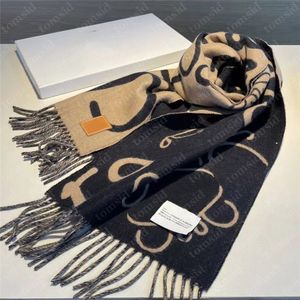 Bufanda de moda de invierno Diseñadores unisex Letras clásicas completas Bufandas de lujo para hombre Combinación de colores Bufandas cálidas para mujer Chal de pashmina de cachemira