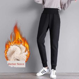 Pantalon de survêtement en polaire d'hiver Pantalon en coton épais en peau d'agneau pour femme Lâche Bundle Pieds Chaud Taille élastique Harajuku Pantalon Femme 210607