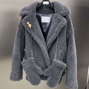 Abrigo de piel de invierno chaquetas de lana para mujer chaqueta acolchada de diseñador máximo cortavientos clásico con osito de peluche