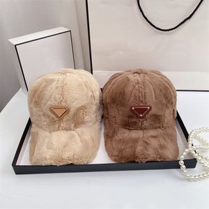 Winter Fuzzy Baseball Cap Luxe Designer Beanie Motorkap Dames Heren Verstelbare Ingerichte Hoeden Klassieke Driehoek Ball Caps Mode Emmer Hoed