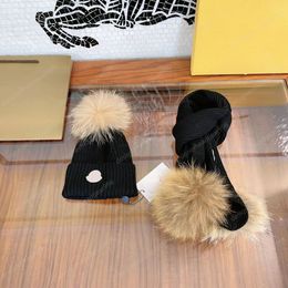 Gorro de Invierno Conjunto de Gorro y Bufanda de Punto para niños Bola de Pelo de Mapache extraíble Bufanda de Doble Capa Suave y cálida para niños y niñas Gorro y Bufanda Windy