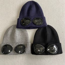 Sombrero de invierno Dos GOGGLE Beanie Caps Hombres Mujeres Diseñador Lana Gafas de punto Gorra Deportes al aire libre Sombreros Uniesex Gorros