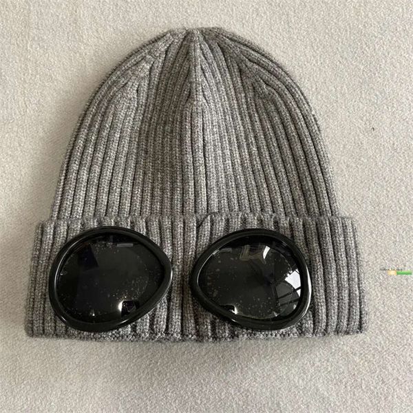 Sombrero de invierno Dos GOGGLE Beanie Caps Hombres Mujeres Diseñador Lana de punto Gafas Gorra Deportes al aire libre Sombreros Uniesex Gorros Cp Companies Hat 769