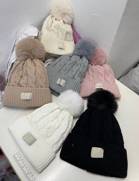 Chapeaux d'hiver Bonnets Bonnets de créateur Bonnets en peluche avec pompon Bonnet tricoté Chapeaux Pom Pom Vente chaude 6 couleurs Tricots Mélange Match Commandez toutes les casquettes Bonnets Taille unique