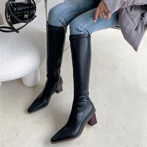 Botas altas de invierno 2024 hasta la rodilla de cuero genuino para mujer, zapatos cálidos puntiagudos a la moda para mujer 52839