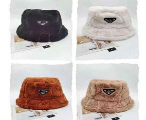 Hiver Triangle inversé Chapeau de seau Designers Casquettes Chapeaux de pêcheur Mode Matériau en peluche confortable Bonnet Cachemire Casual Outdoo4317671