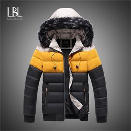 Chaqueta de invierno para hombre Cuello de piel de moda para hombre Parka acolchada para hombre Chaquetas y abrigos gruesos de patchwork para hombre Parkas cortavientos para hombre M-5XL 201218