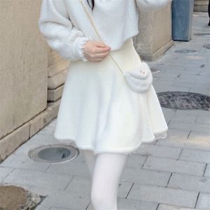Hiver Kawaii Mini jupe femmes blanc velours doux fête jupe femme Koeran créateur de mode dentelle Patchwork mignon 220322