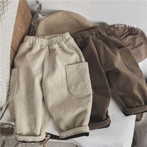 Winterkinderen 2024 Korea -stijl kinderkleding corduroy pluche dik warme casual broek voor jongens meisjes L2405