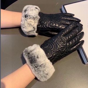 Gants d'hiver en cuir de styliste, en fourrure et en cachemire, pour dames, de luxe, chauds, en peau de mouton véritable, quincaillerie, mitaine pour femmes