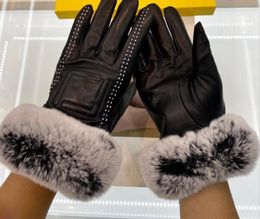 Gants en cuir d'hiver pour femmes Designer Femme en peau de mouton en cuir polaire à l'intérieur du gant de fourrure Écran tactile épais et chaud Genunine Real Leathers Gants de ski Cadeaux