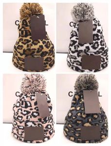 Gorros con estampado de leopardo de invierno, gorros gruesos para mujer con pompones de piel de mapache real, gorros cálidos, gorros con pompón Snapback, gorros de una sola capa