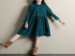 Vestidos de maternidad de invierno Color verde Manga larga Vestidos sueltos ocasionales de talla grande Vestido de algodón de pana con cuello vuelto Una línea Loli5796446