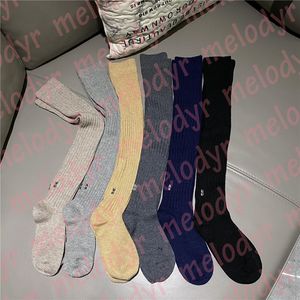 Chaussettes moyennes d'hiver, bas en laine chaud, vêtements de maison, lettres brodées, chaussettes longues pour femmes, bas solides