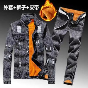 Winter Men Fleece voering dikke warme denim tweedelige set slanke fit cowbody jas jeans pak lading sets 240507