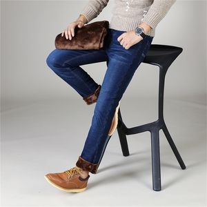 Winter heren plus fleece warme jeans klassieke dikke denim stretch slanke fit zwarte jeans casual boutique business blauw plus broek 210318