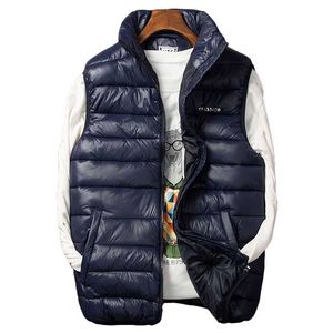 Veste sans manches pour hommes d'hiver grandes tailles gilet noir automne décontracté chaud manteaux épais mâle coton rembourré mode hommes gilet gilet 211104